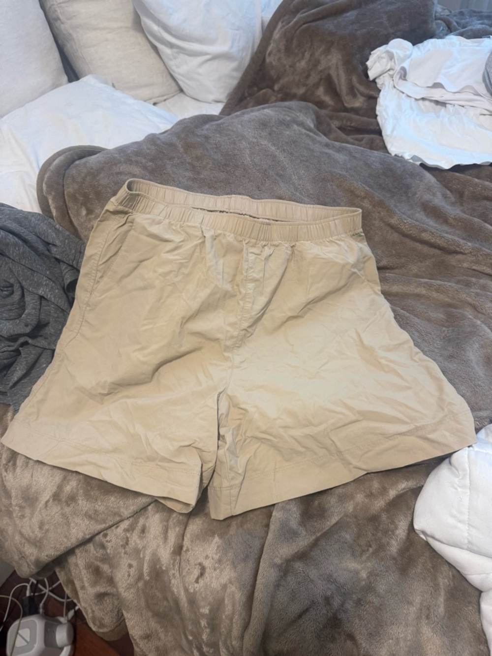GAP Men's Beige Elastic-Waist Casual Shorts